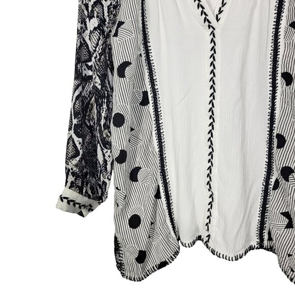 John Mark Women's Embroidered Black & White Crinkle Textured Blouse Size S - Picture 5 of 12